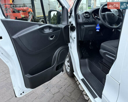 Белый Рено Трафик, объемом двигателя 2 л и пробегом 259 тыс. км за 16400 $, фото 32 на Automoto.ua