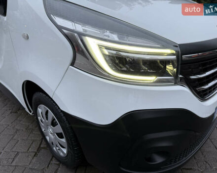 Белый Рено Трафик, объемом двигателя 2 л и пробегом 259 тыс. км за 16400 $, фото 23 на Automoto.ua