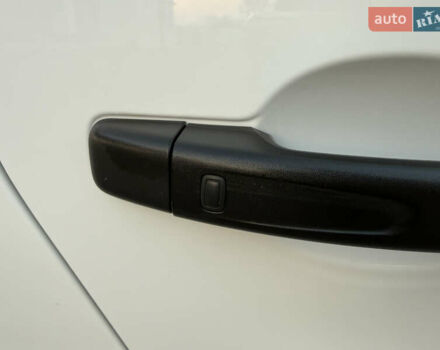 Белый Рено Трафик, объемом двигателя 2 л и пробегом 130 тыс. км за 18999 $, фото 119 на Automoto.ua