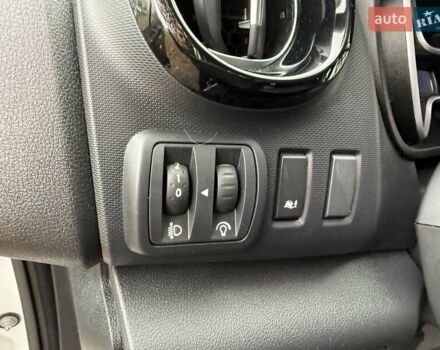 Белый Рено Трафик, объемом двигателя 2 л и пробегом 166 тыс. км за 19700 $, фото 14 на Automoto.ua