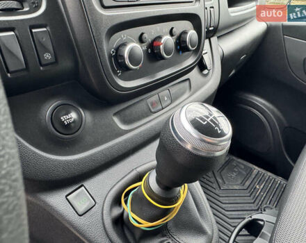 Белый Рено Трафик, объемом двигателя 2 л и пробегом 76 тыс. км за 17700 $, фото 24 на Automoto.ua