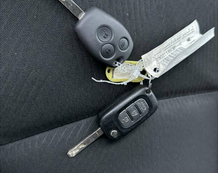 Белый Рено Трафик, объемом двигателя 2 л и пробегом 259 тыс. км за 16400 $, фото 42 на Automoto.ua