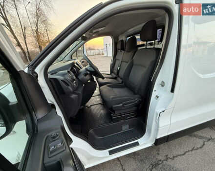 Белый Рено Трафик, объемом двигателя 2 л и пробегом 130 тыс. км за 18999 $, фото 81 на Automoto.ua