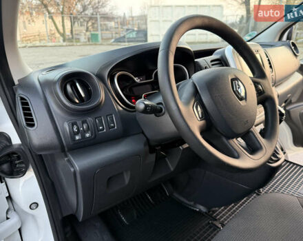 Белый Рено Трафик, объемом двигателя 2 л и пробегом 130 тыс. км за 18999 $, фото 77 на Automoto.ua