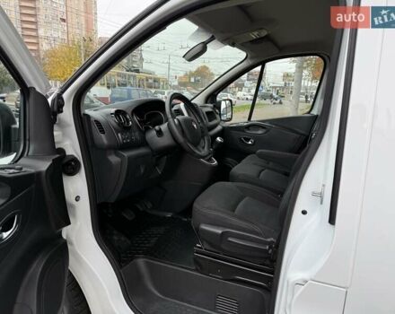 Белый Рено Трафик, объемом двигателя 2 л и пробегом 166 тыс. км за 19700 $, фото 9 на Automoto.ua