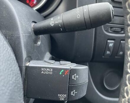 Белый Рено Трафик, объемом двигателя 2 л и пробегом 251 тыс. км за 17500 $, фото 42 на Automoto.ua