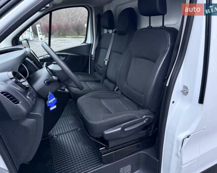 Белый Рено Трафик, объемом двигателя 2 л и пробегом 259 тыс. км за 16400 $, фото 35 на Automoto.ua