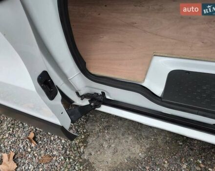 Белый Рено Трафик, объемом двигателя 2 л и пробегом 204 тыс. км за 18700 $, фото 36 на Automoto.ua