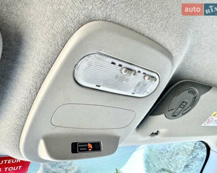 Белый Рено Трафик, объемом двигателя 2 л и пробегом 182 тыс. км за 17673 $, фото 39 на Automoto.ua