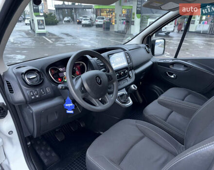 Белый Рено Трафик, объемом двигателя 2 л и пробегом 259 тыс. км за 16400 $, фото 48 на Automoto.ua