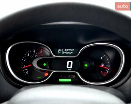 Белый Рено Трафик, объемом двигателя 2 л и пробегом 236 тыс. км за 16900 $, фото 103 на Automoto.ua