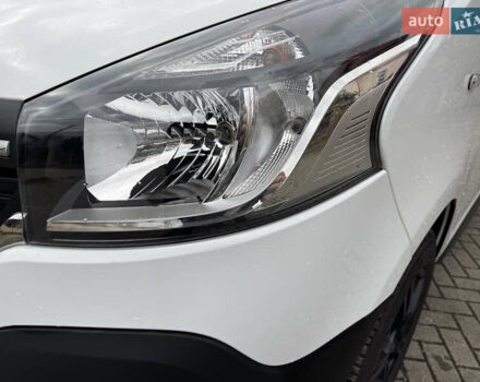 Белый Рено Трафик, объемом двигателя 2 л и пробегом 76 тыс. км за 17700 $, фото 10 на Automoto.ua