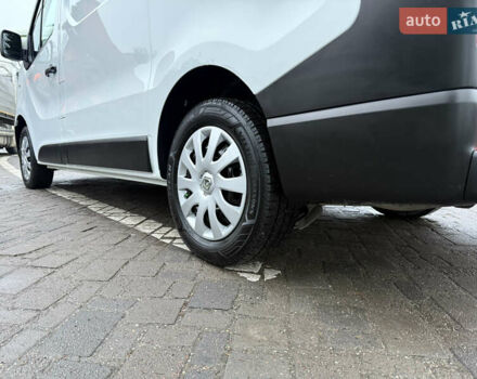 Белый Рено Трафик, объемом двигателя 2 л и пробегом 259 тыс. км за 16400 $, фото 9 на Automoto.ua