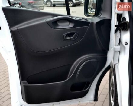 Белый Рено Трафик, объемом двигателя 2 л и пробегом 236 тыс. км за 16900 $, фото 24 на Automoto.ua