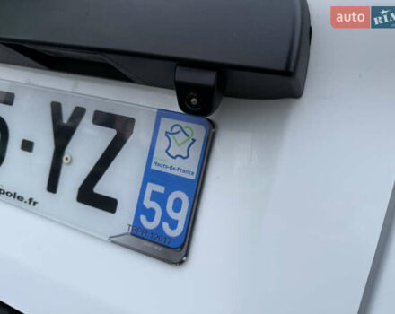 Белый Рено Трафик, объемом двигателя 2 л и пробегом 259 тыс. км за 16400 $, фото 15 на Automoto.ua