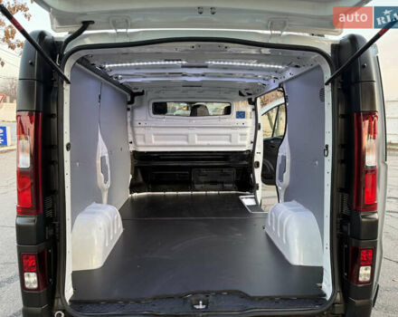 Белый Рено Трафик, объемом двигателя 2 л и пробегом 130 тыс. км за 18999 $, фото 5 на Automoto.ua
