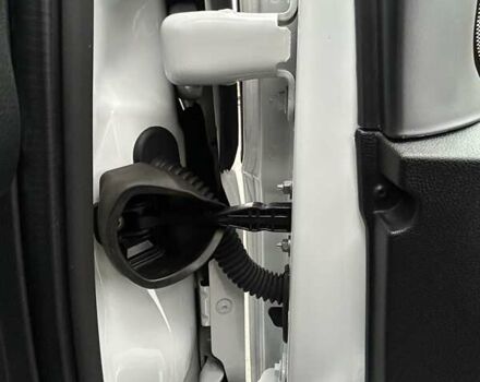 Белый Рено Трафик, объемом двигателя 2 л и пробегом 189 тыс. км за 17900 $, фото 23 на Automoto.ua