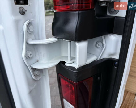 Белый Рено Трафик, объемом двигателя 2 л и пробегом 259 тыс. км за 16400 $, фото 71 на Automoto.ua