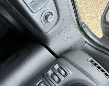 Белый Рено Трафик, объемом двигателя 2 л и пробегом 250 тыс. км за 16250 $, фото 17 на Automoto.ua