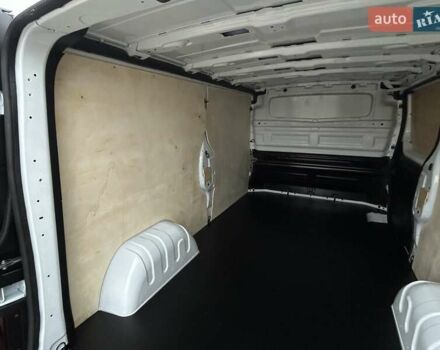 Белый Рено Трафик, объемом двигателя 2 л и пробегом 189 тыс. км за 17900 $, фото 29 на Automoto.ua
