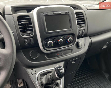 Белый Рено Трафик, объемом двигателя 2 л и пробегом 182 тыс. км за 17673 $, фото 69 на Automoto.ua