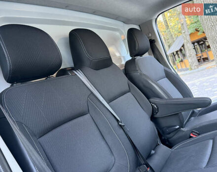 Белый Рено Трафик, объемом двигателя 2 л и пробегом 112 тыс. км за 17850 $, фото 55 на Automoto.ua