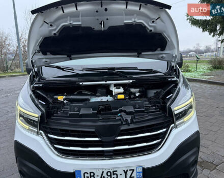 Белый Рено Трафик, объемом двигателя 2 л и пробегом 259 тыс. км за 16400 $, фото 82 на Automoto.ua