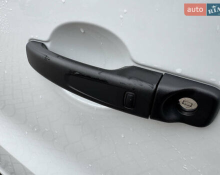 Белый Рено Трафик, объемом двигателя 2 л и пробегом 76 тыс. км за 17700 $, фото 17 на Automoto.ua