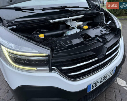 Белый Рено Трафик, объемом двигателя 2 л и пробегом 259 тыс. км за 16400 $, фото 83 на Automoto.ua