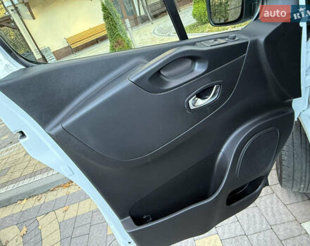 Белый Рено Трафик, объемом двигателя 2 л и пробегом 115 тыс. км за 19500 $, фото 43 на Automoto.ua