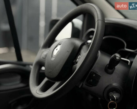 Белый Рено Трафик, объемом двигателя 2 л и пробегом 217 тыс. км за 18800 $, фото 56 на Automoto.ua