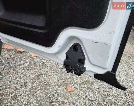 Белый Рено Трафик, объемом двигателя 2 л и пробегом 204 тыс. км за 18700 $, фото 45 на Automoto.ua