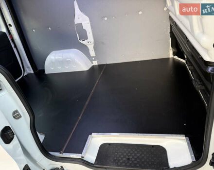 Белый Рено Трафик, объемом двигателя 2 л и пробегом 130 тыс. км за 18999 $, фото 57 на Automoto.ua