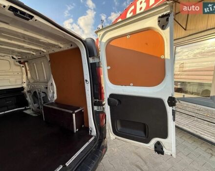 Белый Рено Трафик, объемом двигателя 2 л и пробегом 197 тыс. км за 12300 $, фото 18 на Automoto.ua