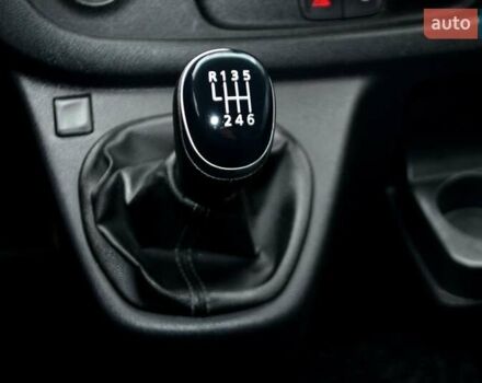 Белый Рено Трафик, объемом двигателя 2 л и пробегом 236 тыс. км за 16900 $, фото 116 на Automoto.ua