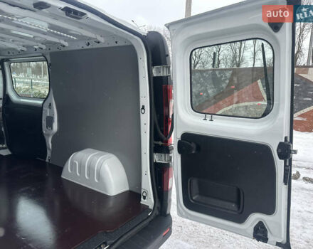 Білий Рено Трафік, об'ємом двигуна 2 л та пробігом 140 тис. км за 17500 $, фото 42 на Automoto.ua