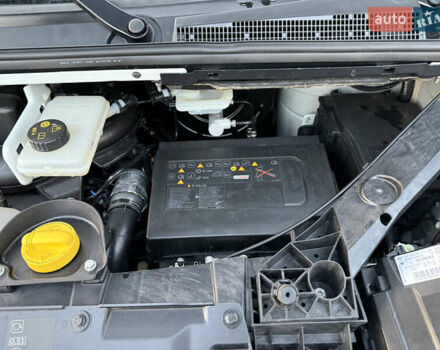 Белый Рено Трафик, объемом двигателя 2 л и пробегом 130 тыс. км за 18999 $, фото 95 на Automoto.ua