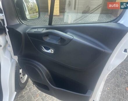 Белый Рено Трафик, объемом двигателя 2 л и пробегом 210 тыс. км за 16899 $, фото 8 на Automoto.ua