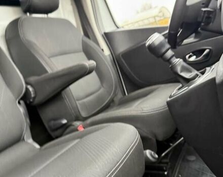 Белый Рено Трафик, объемом двигателя 2 л и пробегом 166 тыс. км за 19700 $, фото 33 на Automoto.ua