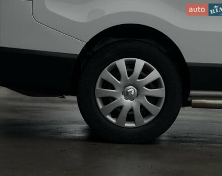 Белый Рено Трафик, объемом двигателя 2 л и пробегом 217 тыс. км за 18800 $, фото 12 на Automoto.ua