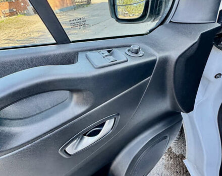 Белый Рено Трафик, объемом двигателя 2 л и пробегом 182 тыс. км за 17673 $, фото 21 на Automoto.ua