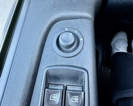 Белый Рено Трафик, объемом двигателя 2 л и пробегом 182 тыс. км за 17673 $, фото 31 на Automoto.ua