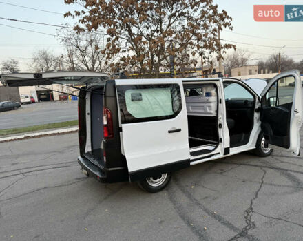 Белый Рено Трафик, объемом двигателя 2 л и пробегом 130 тыс. км за 18999 $, фото 106 на Automoto.ua