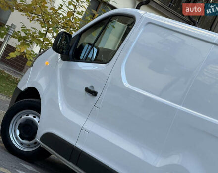 Белый Рено Трафик, объемом двигателя 2 л и пробегом 114 тыс. км за 18200 $, фото 25 на Automoto.ua