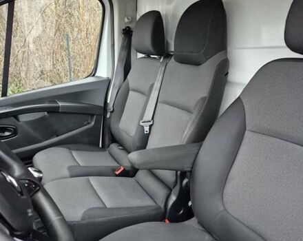 Белый Рено Трафик, объемом двигателя 2 л и пробегом 70 тыс. км за 23900 $, фото 120 на Automoto.ua