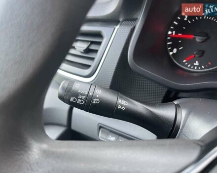 Белый Рено Трафик, объемом двигателя 2 л и пробегом 200 тыс. км за 20700 $, фото 31 на Automoto.ua