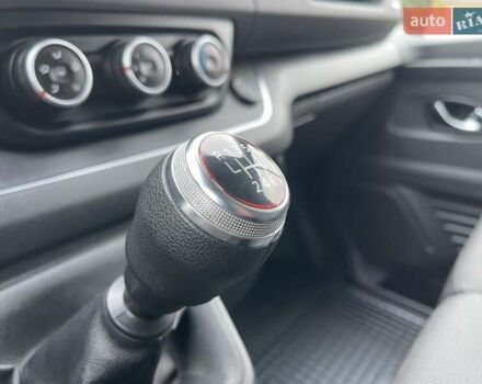 Белый Рено Трафик, объемом двигателя 2 л и пробегом 200 тыс. км за 20700 $, фото 42 на Automoto.ua