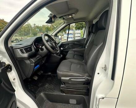 Белый Рено Трафик, объемом двигателя 2 л и пробегом 168 тыс. км за 24200 $, фото 1 на Automoto.ua