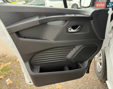 Белый Рено Трафик, объемом двигателя 0 л и пробегом 204 тыс. км за 20900 $, фото 23 на Automoto.ua