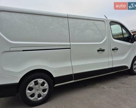 Белый Рено Трафик, объемом двигателя 2 л и пробегом 70 тыс. км за 23900 $, фото 63 на Automoto.ua